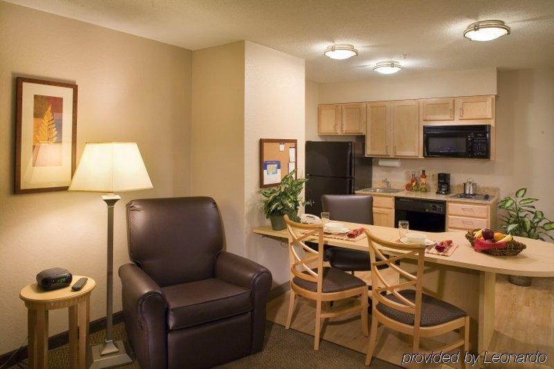 Candlewood Suites Milwaukee Brown Deer, An Ihg Hotel Bilik gambar